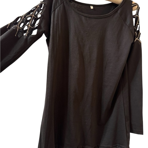 Elegant Black Women's Top with Cutout Sleeves - Picture 1 of 8